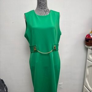 Elegant Green Sleeveless Dress